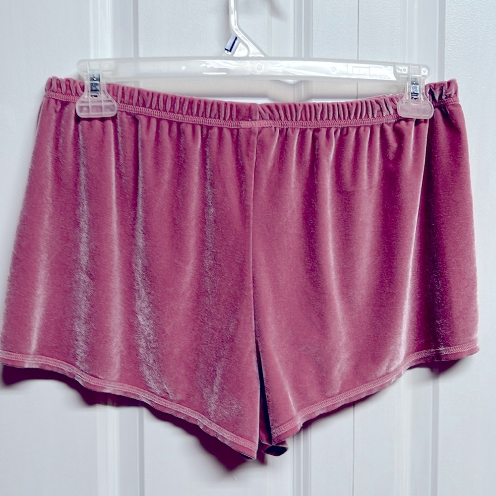 Pink Victoria’s Secret Pink Velvet Pajama Shorts with Logo Size L - Picture 4 of 7